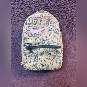 Nike Swoosh Insulated Lunch Bag Zippered Vapor Green 9A2747-E2E